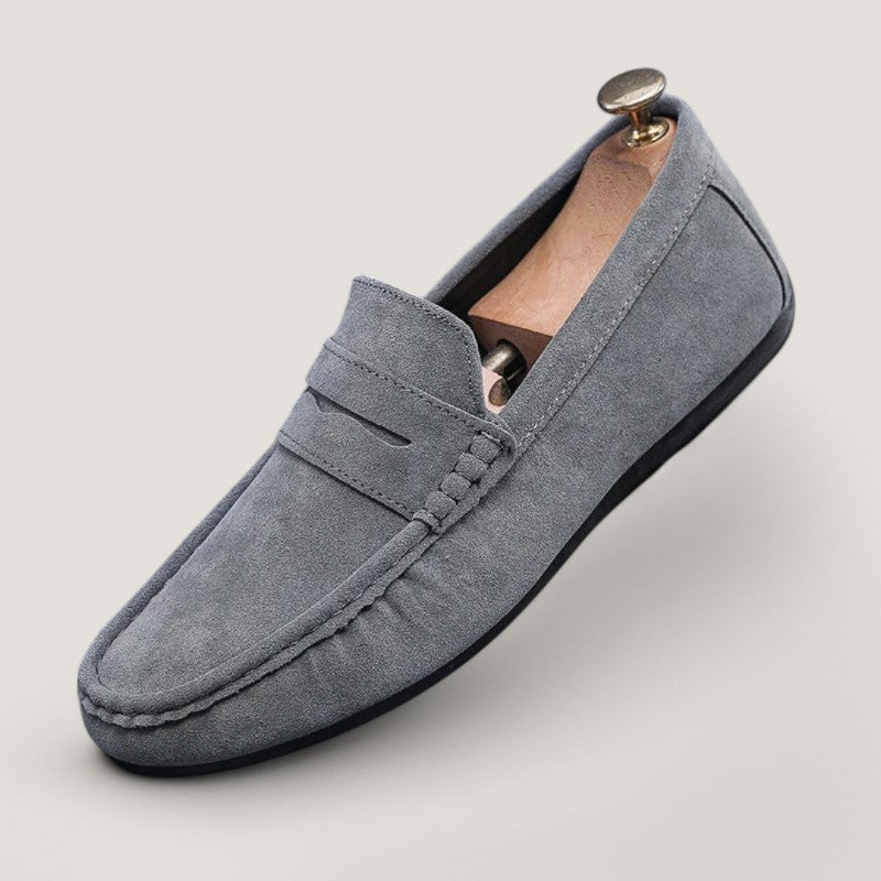 Kaki herre mokkasiner i myk daim, elegante fritidssko med antiskli og optimal komfort for menn.