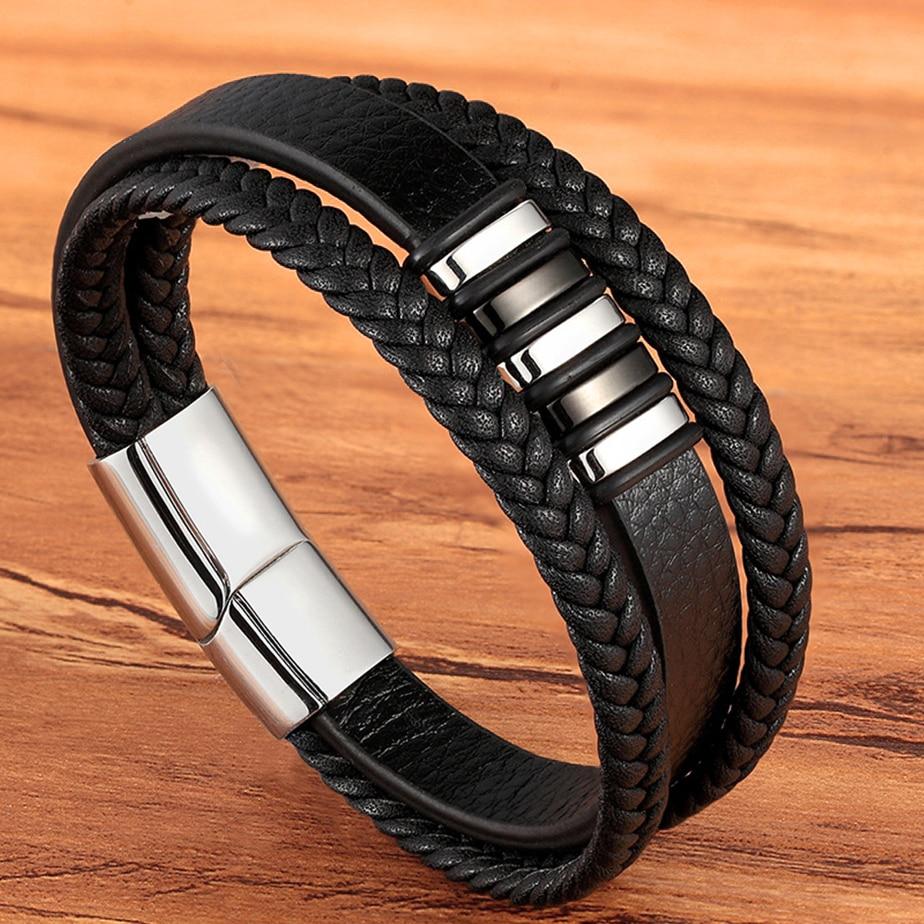 Enkelt, men stilig herrearmbånd i skinn med robust magnetlås i stål.