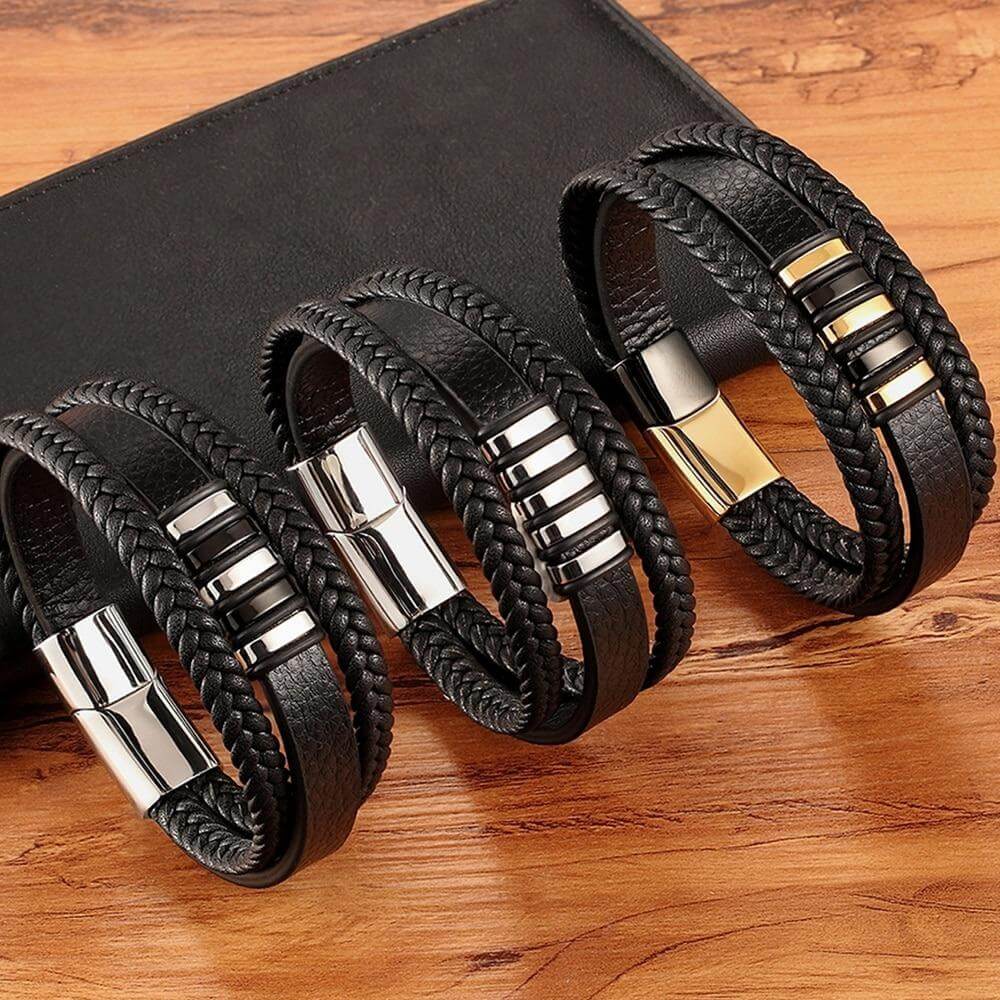 Premium herrearmbånd i ekte skinn, med solid stållås for et maskulint uttrykk.