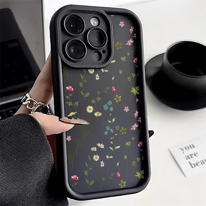Mobildeksel til iPhone. Støtsikkert silikon deksel med blomsterdesign og forsterkede kanter.