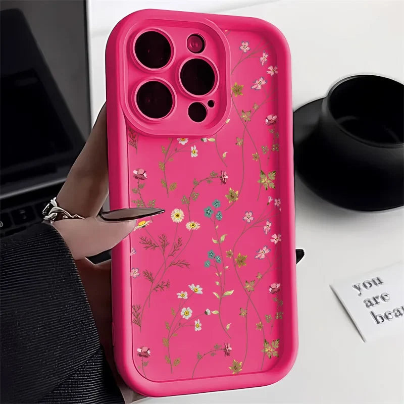 Full beskyttelse for iPhone med dette stilfulle, støtsikre mobildekselet i blomsterdesign og matt overflate.