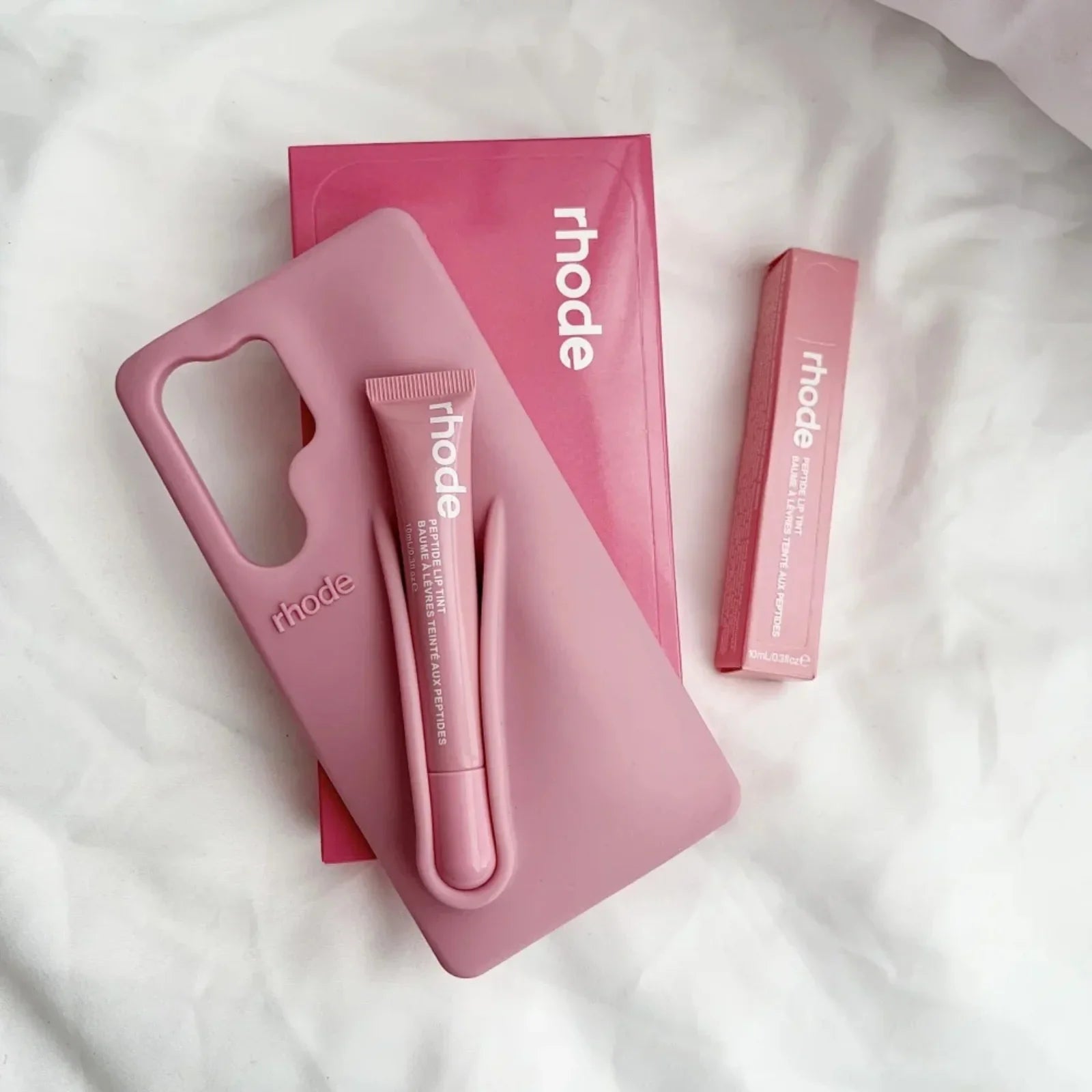 Flott Galaxy mobildeksel med lipgloss-sett. En elegant gave som gir stil og god beskyttelse.