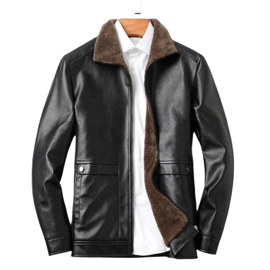 Stilig herre skinnjakke med komfortabelt fôr. Elegant og allsidig yttertøy, perfekt for vinterbruk.
