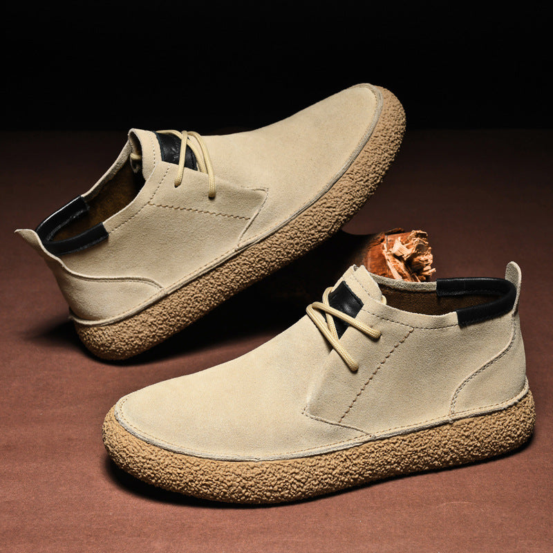 Beige herre mid-top loafers med snøring. Elegante og komfortable hverdagssko for menn.