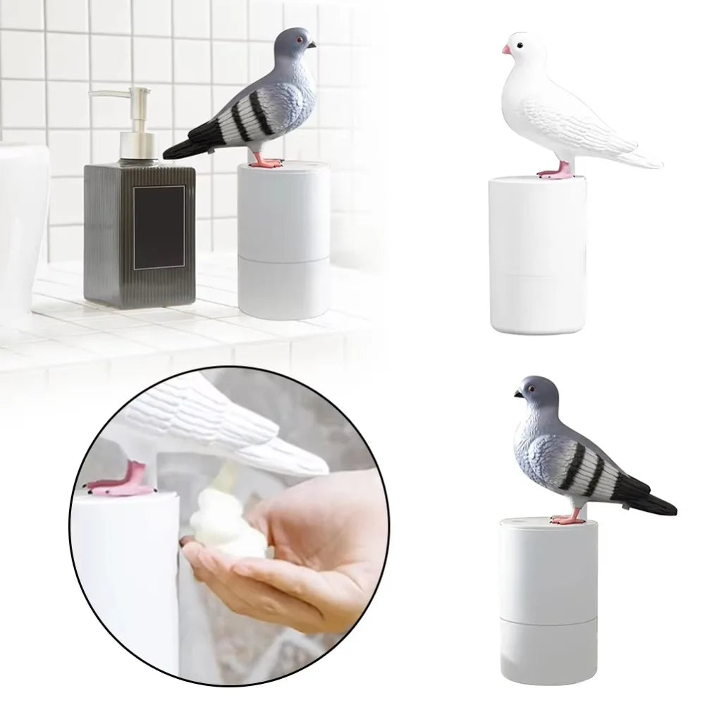 Slank berøringsfri såpedispenser for skumsåpe. Optimal hygiene for familie og gjester på bad og kjøkken.