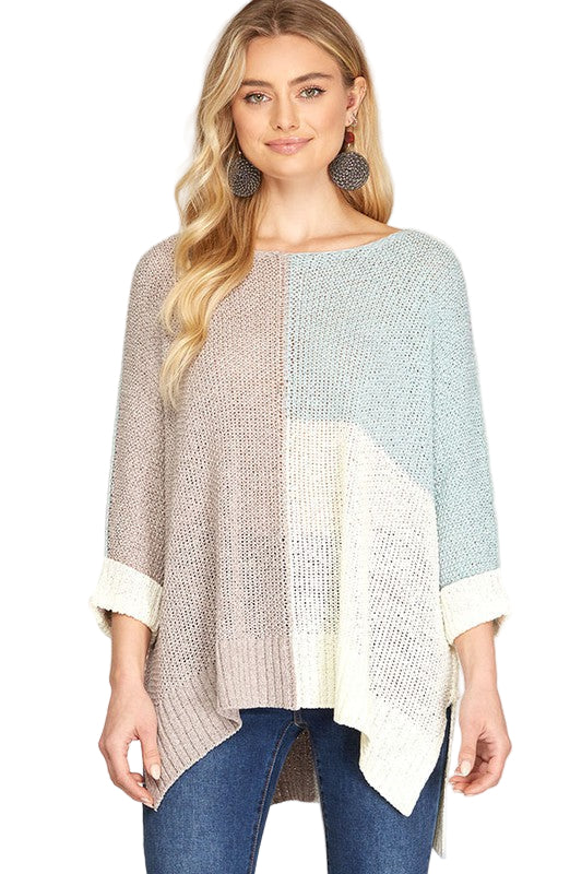 Stilren damegenser med grå og himmelblå fargeblokk. Komfortabel, strikket pullover for hverdag og høstmote.