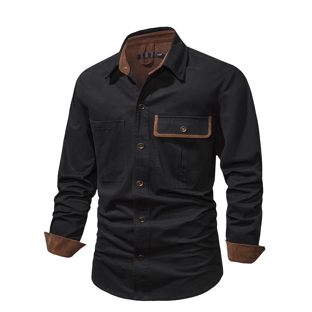 Tidløs langermet button-up skjorte for menn med moderne kontrastmansjetter. Perfekt som formellskjorte.