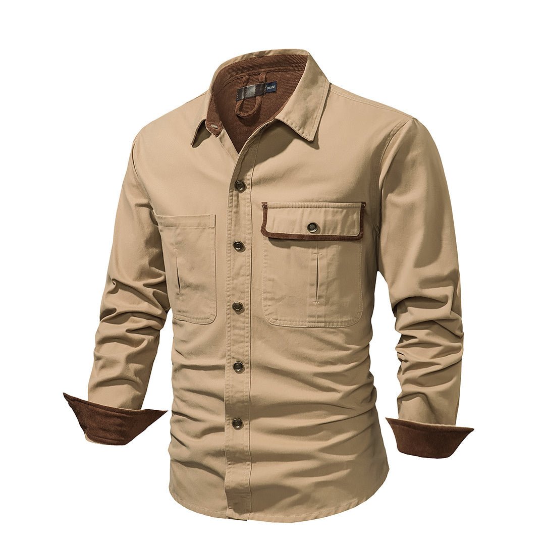 Moderne langermet herreskjorte, button-up, i bomull med stilige kontrastmansjetter. Ideell for casual bruk.