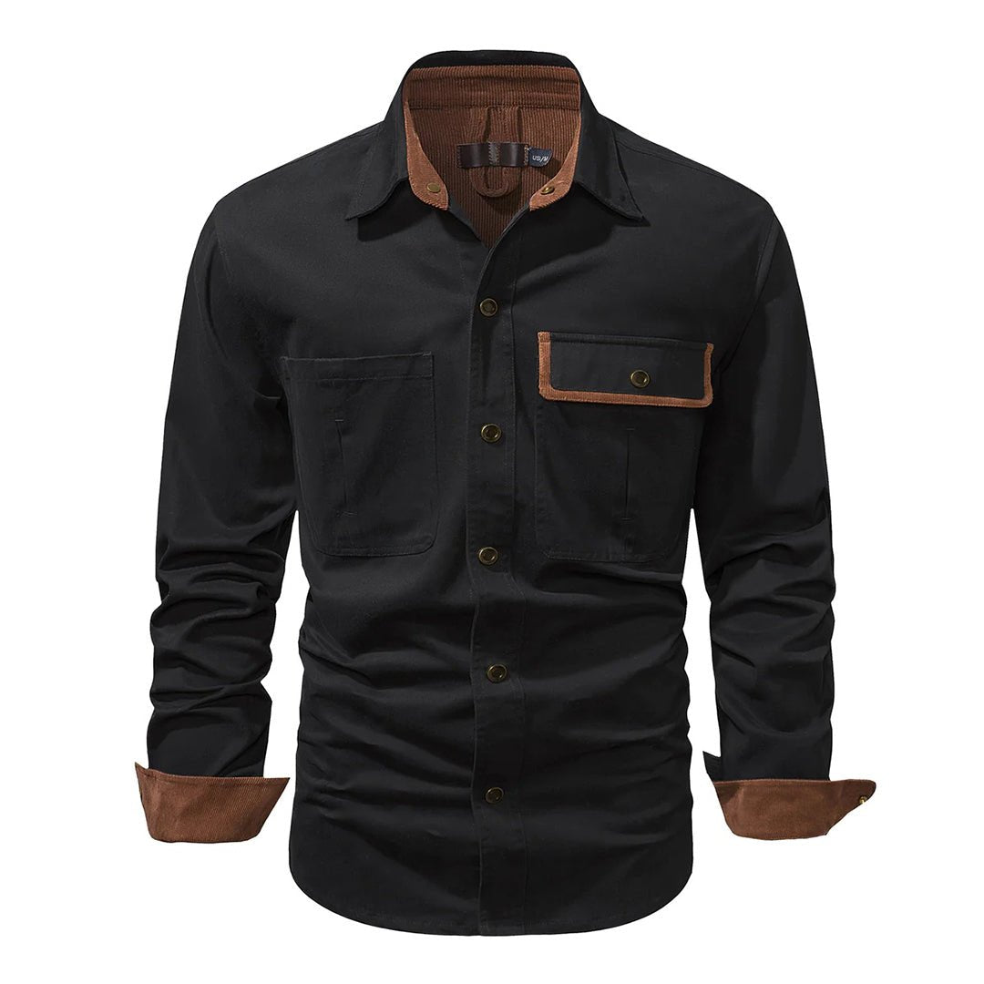Klassisk herreskjorte, langermet, med button-up, brystlomme og raffinerte kontrastmansjetter. Høy kvalitet.