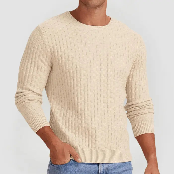 Varm og komfortabel strikket kvinnegenser i myk ullblanding. Perfekt stilren rundhals for vintermote og hverdag.