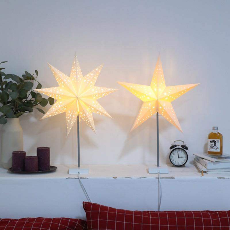 Energieffektiv bordlampe med varmt stjernelys; en dekorativ belysningsløsning for ethvert rom i hjemmet.