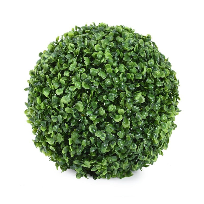 Stor kunstig topiary ball for hage og uteplass. Realistisk grønn dekorasjon, vedlikeholdsfri.