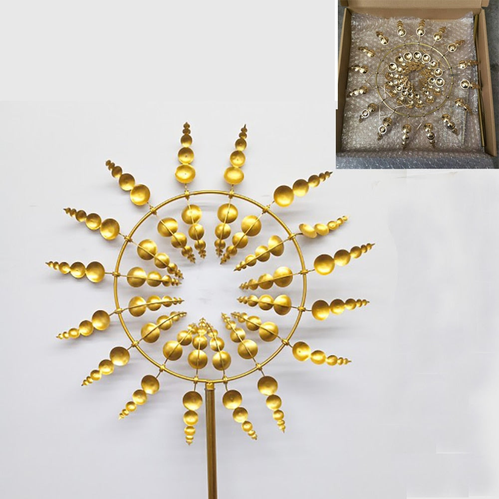 Unik vindmølle i metall som kunst for hagen. Værbestandig spinner, ideell som gave.