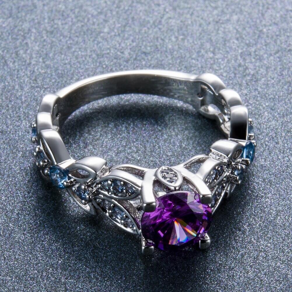 Nydelig ametystring gaveidé til kvinner. En elegant lilla ring, ideell for alle anledninger.