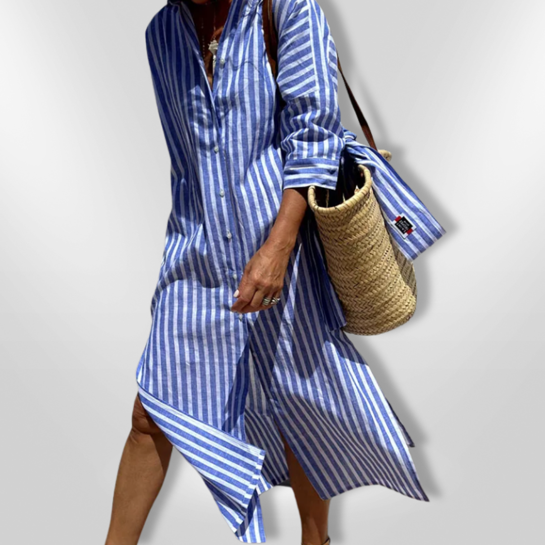 Motebevisst stripet sommerkjole for kvinner, en elegant og behagelig robe chemise i lettvekt stoff.
