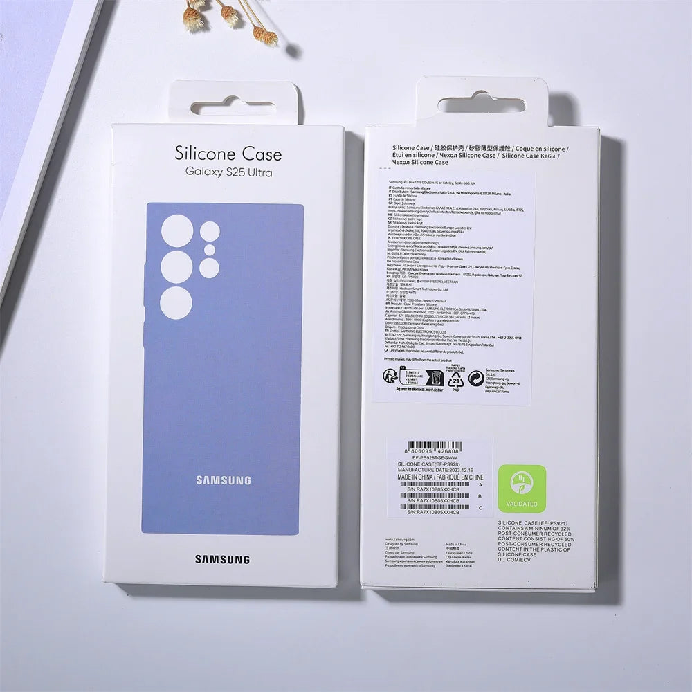 Detalj av tekstur på et grått silikondeksel for Samsung Galaxy S25 Plus, forbedrer grep.