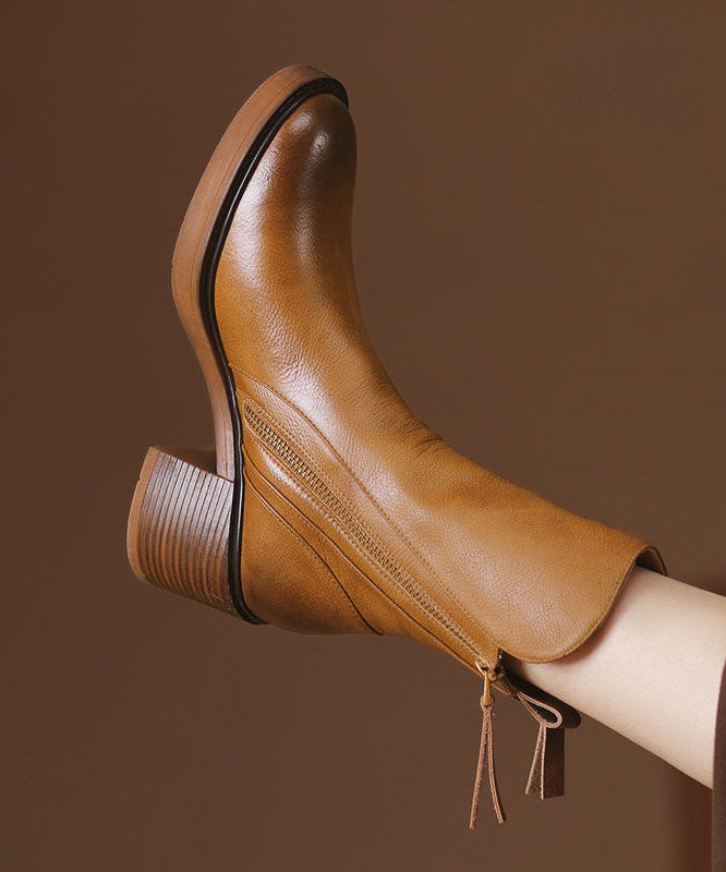 Trendye dame Chelsea støvler i svart med robust chunky såle og praktisk glidelås. Allsidige høst- og vinterboots.