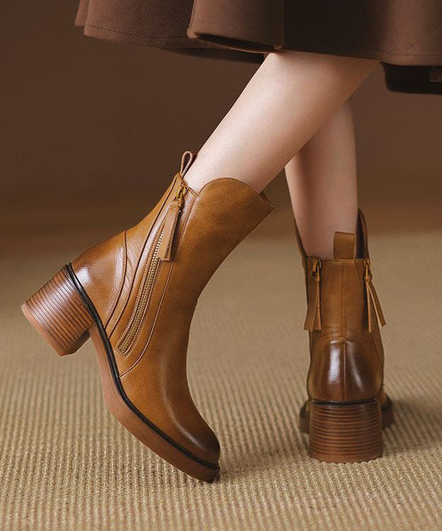 Dame Chelsea støvler i chunky stil. Allsidige sorte kvinneboots med tykk såle, egnet for høst og vinter.