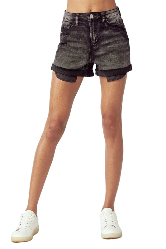 Svarte opprullede shorts med høyt liv for dame, komfortable & stilfulle. Perfekt for sommer & fritid.