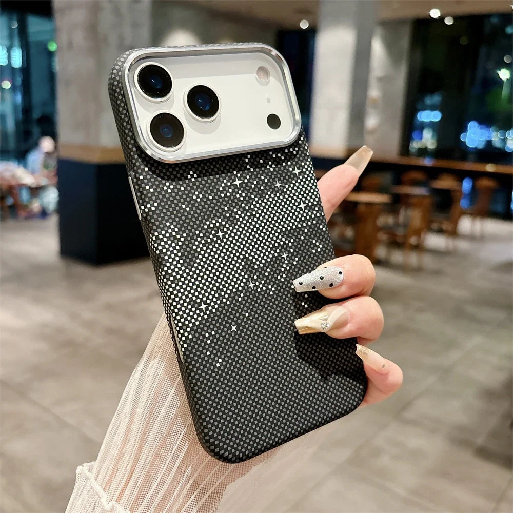Ultratynn iPhone 17 deksel med magnetisk lading, perfekt passform og god beskyttelse.