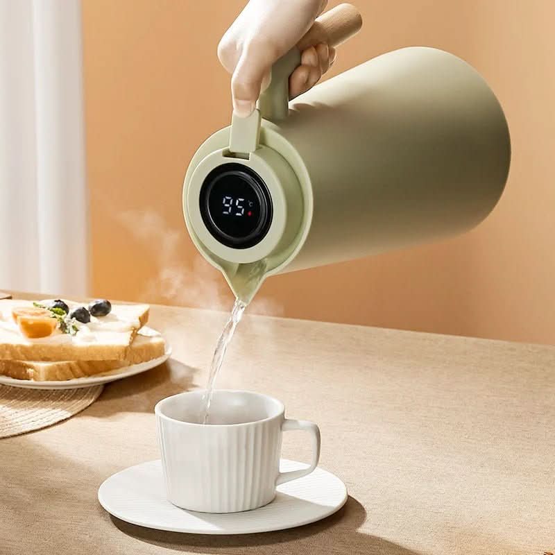 Isolert drikkeflaske med digitalvisning for perfekt temperatur på kaffe, te eller vann.