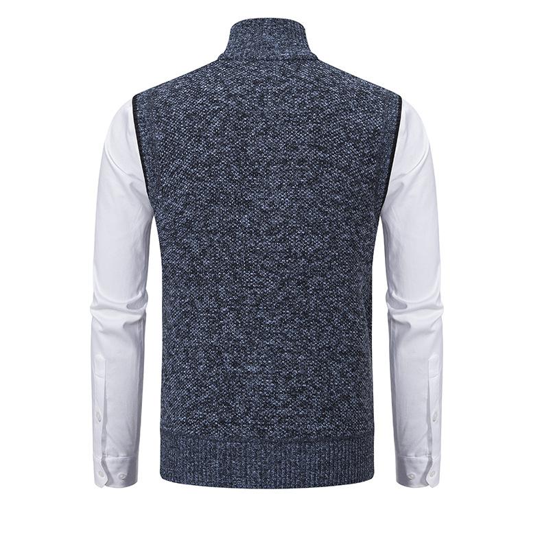 Stilfull herre fleecevest, ermeløs og tidløs i design. Optimal komfort for hverdagen og lag-på-lag stil.