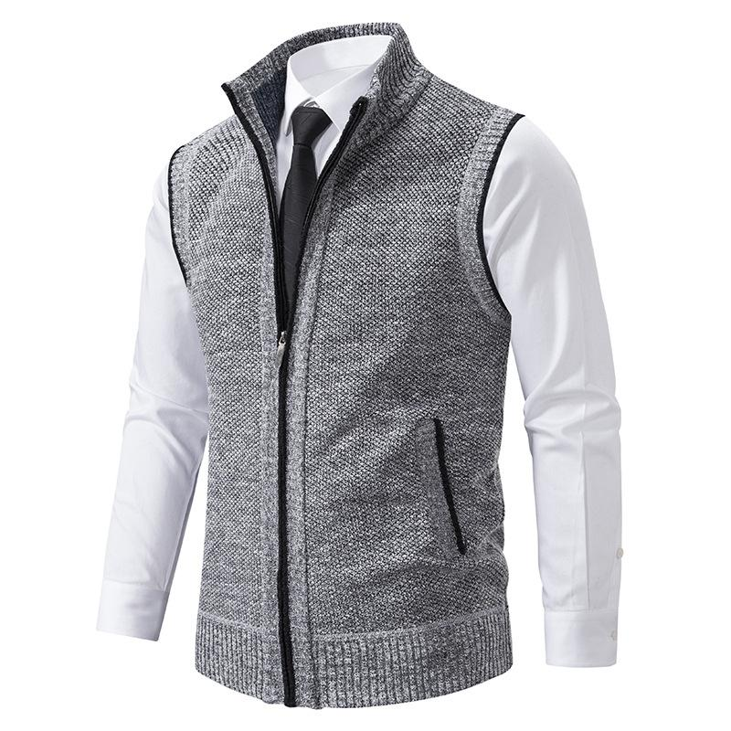 Allsidig herre fleecevest med tidløs eleganse. Komfortabel for hverdagsbruk, enkel å kombinere lag-på-lag.