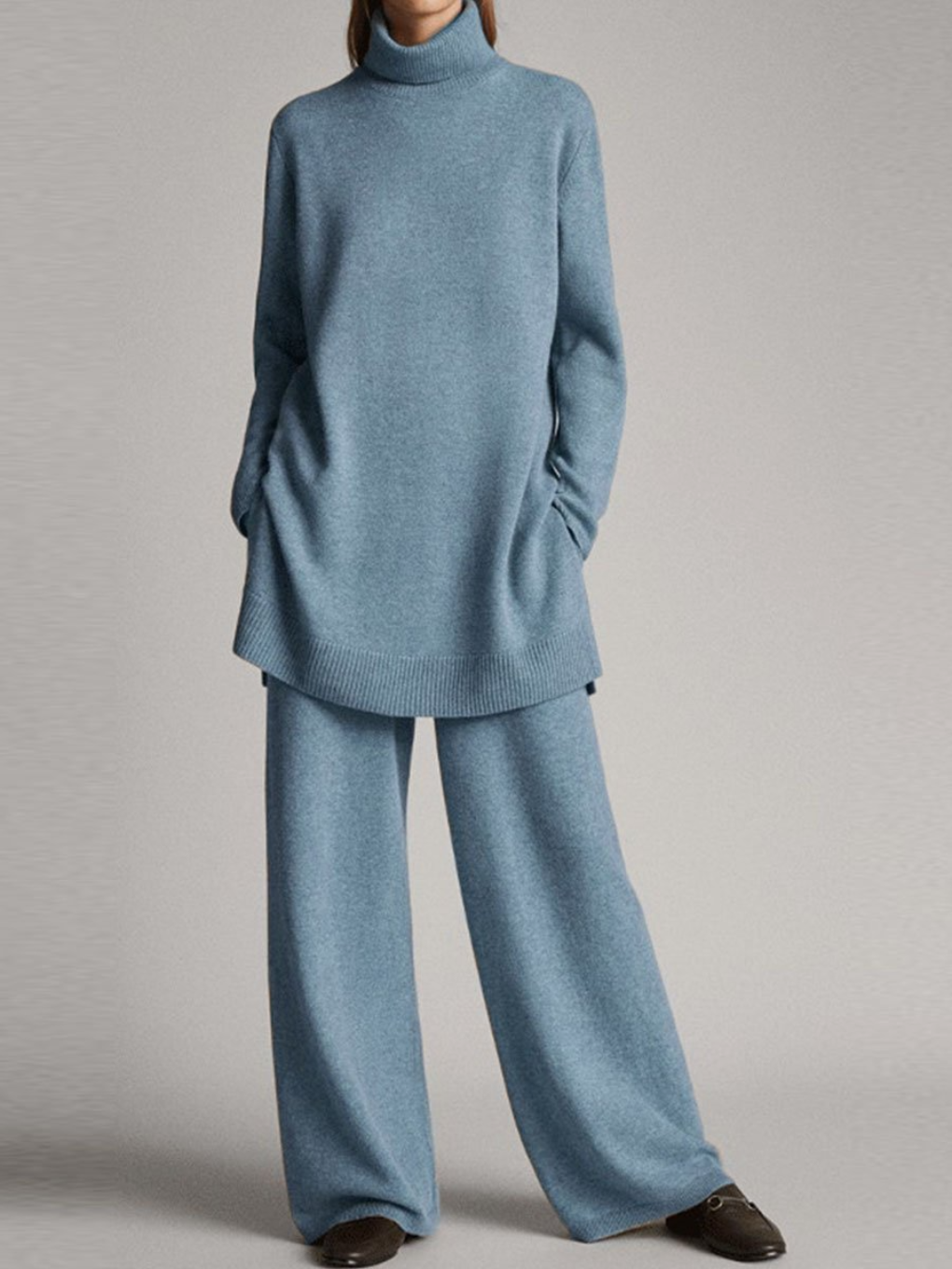 Todelt sett for kvinner i elegant og komfortabel stil. Perfekt hverdagsantrekk for vår og sommer.