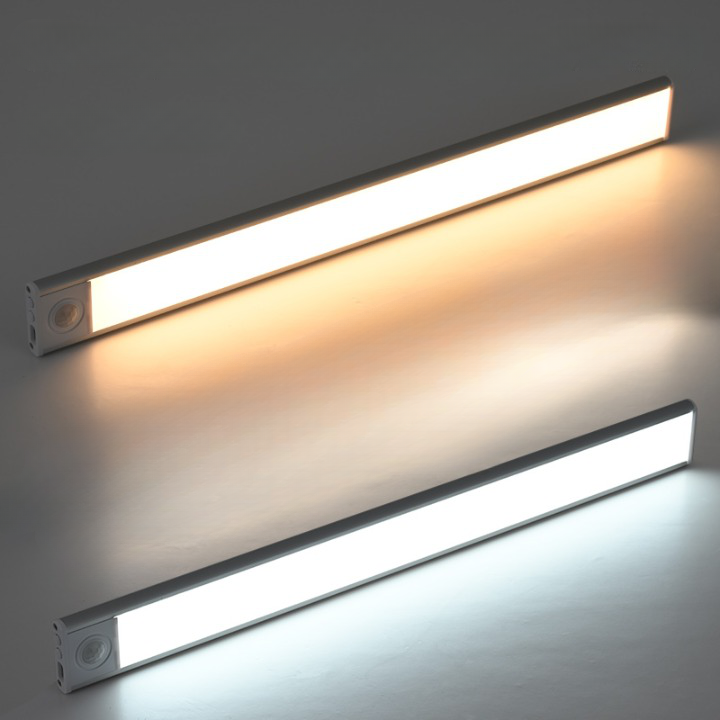 Justerbar lysfarge på trådløs LED bevegelseslampe. Perfekt interiørbelysning, USB oppladbar for hjemmet.