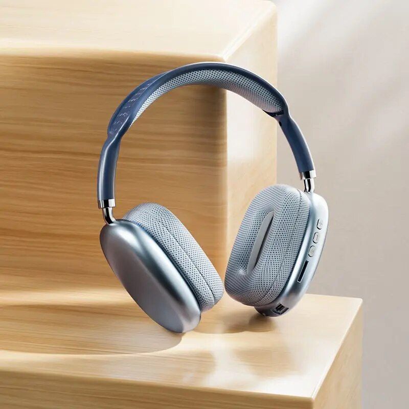 Kraftige trådløse gaming headset i sort, med krystallklar lyd og mikrofon for en engasjerende spillopplevelse.