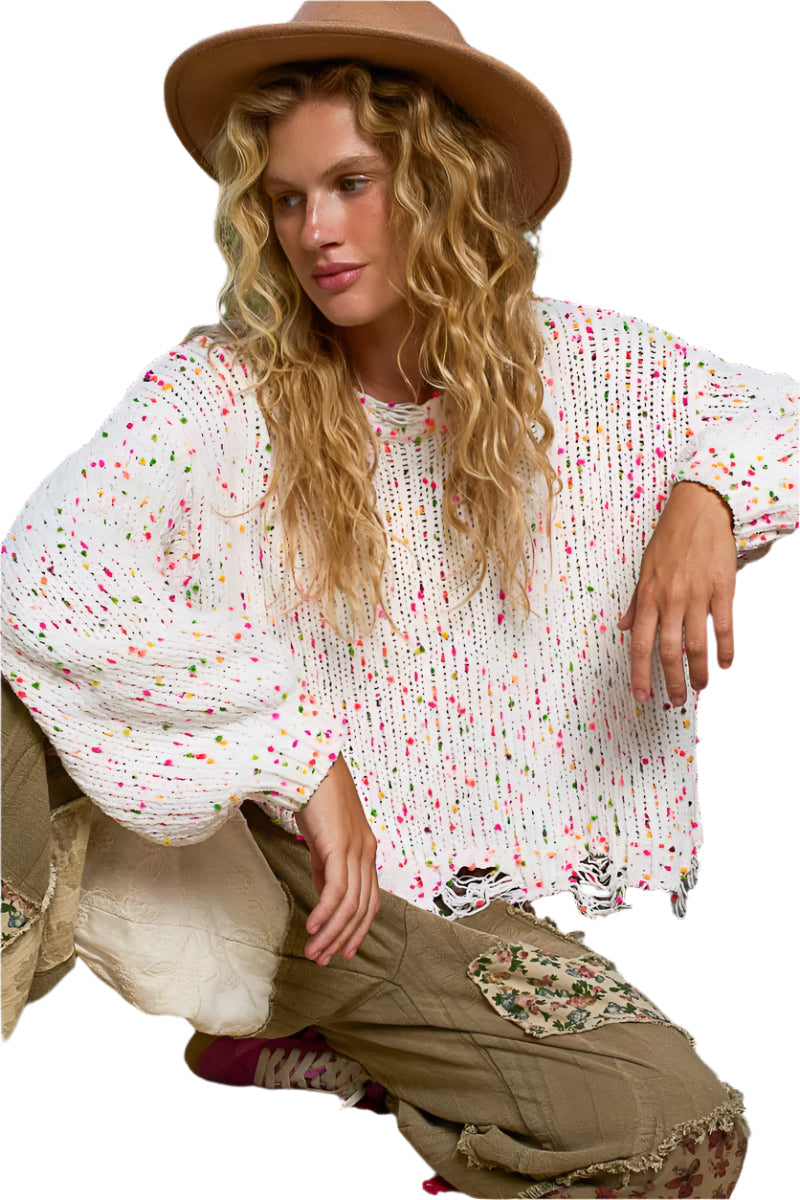 Trendy damegenser med rund hals og stilige frynser, perfekt for en komfortabel hverdag.