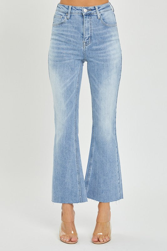 Kvinner crop flare bukser med høyt liv, komfortable og trendy. Allsidig damejeans for vår- og sommermote.