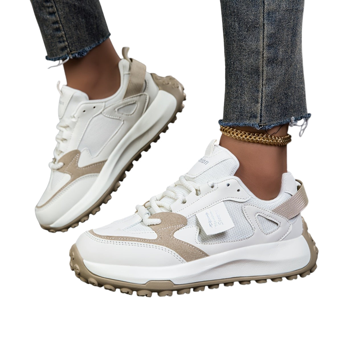 Trendy kvinners joggesko med høye såler, stilfullt design for fritid og hverdagsbruk. Komfortable platformsko for damer.