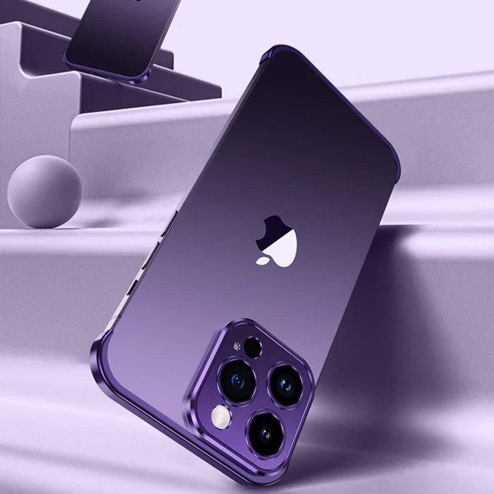 iPhone deksel i metallfinish, ultratynn. Gir premium look og ripebeskyttelse.