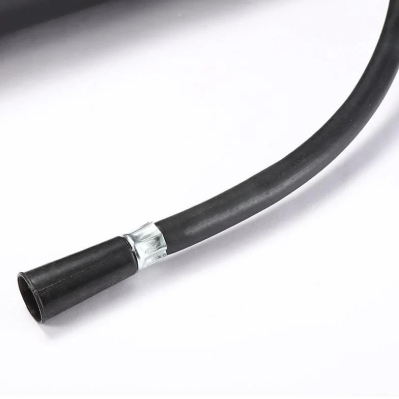 Elegant flaskeholder i brannslukker-design for vin, champagne, whisky. Dekorativt barutstyr og unik gaveidé.