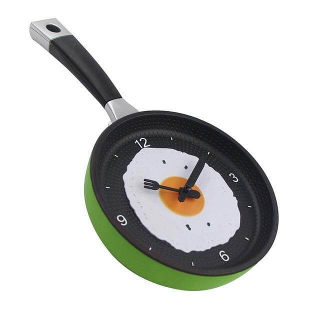Unik stekepanne veggklokke med eggdesign, stille urverk. Perfekt fargerik kjøkkendekor.
