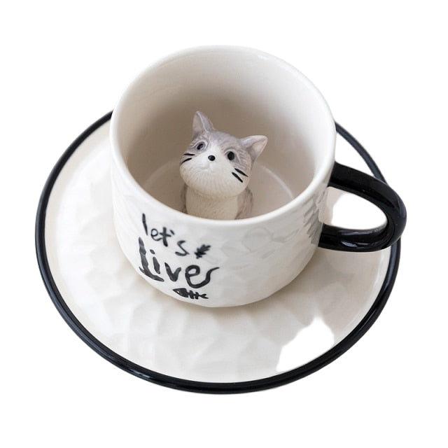 Unikt kaffekrus i keramikk med skjult 3D kattfigur som dukker opp. Perfekt for katteelskere.