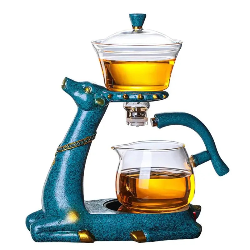 Unisex automatisk teinfuser tekanne med elegant hjortedesign, nærbilde av unik glasskanne.