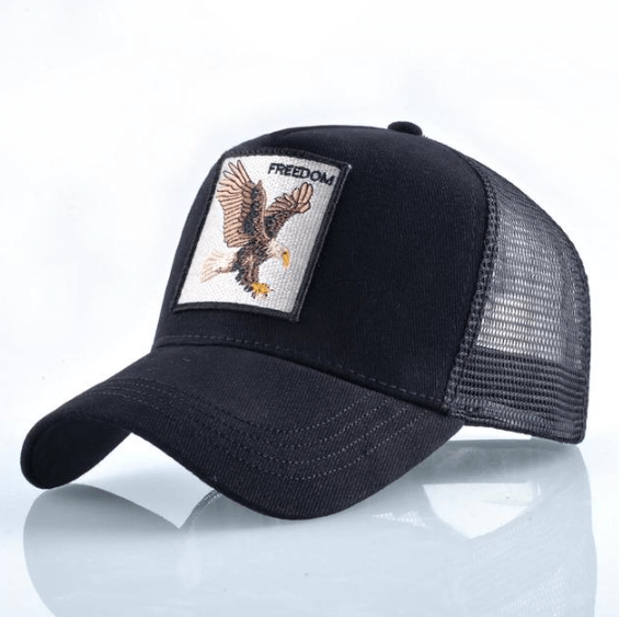 Sidevisning av unisex baseballcap med ørnmotiv, ideell solbeskyttelse for sommeren.