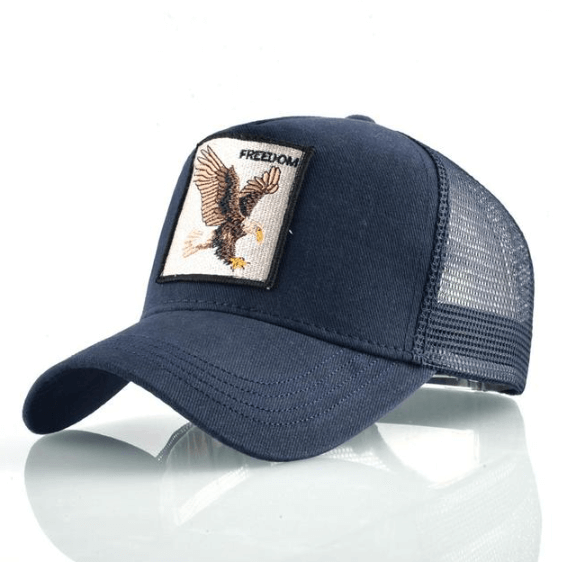 Baseballcap for dame og herre med markant ørn-emblem og luftig mesh-stoff.