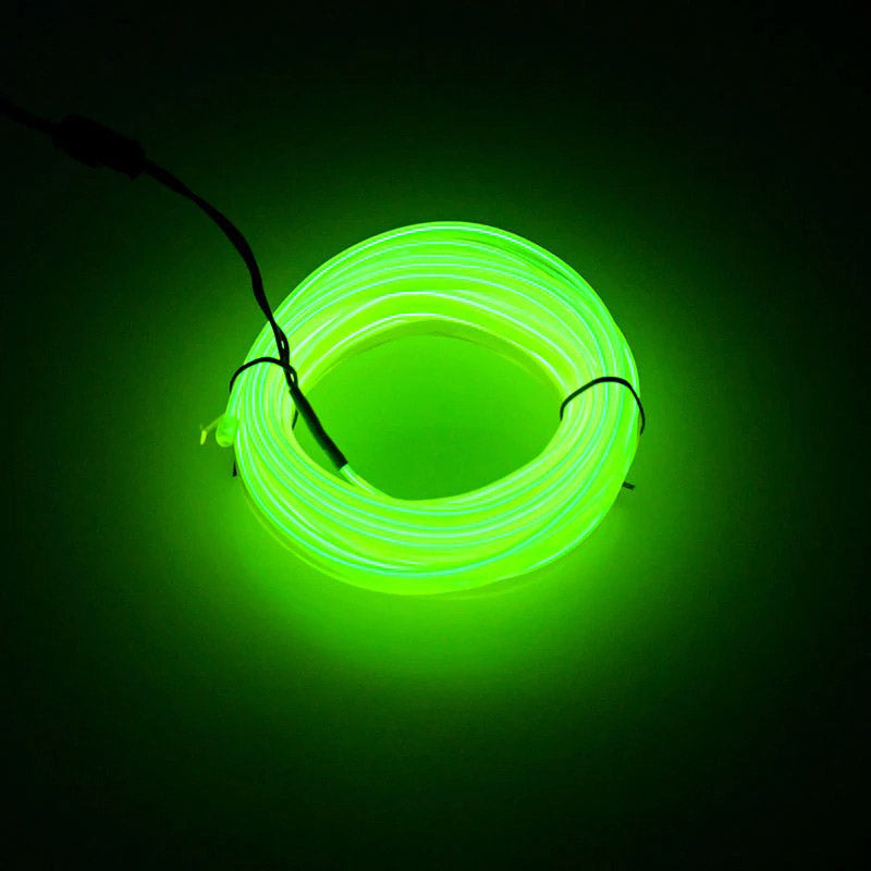 Personlig bilinteriør med neon effekt. Tilpassbart LED-lyssett for en unik og stilig kjøreopplevelse.
