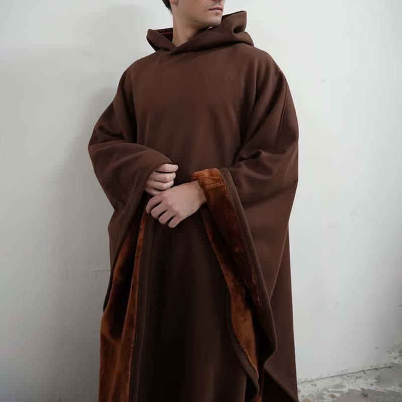 Komfortabel unisex hettegenser, essensiell for avslappede stunder.