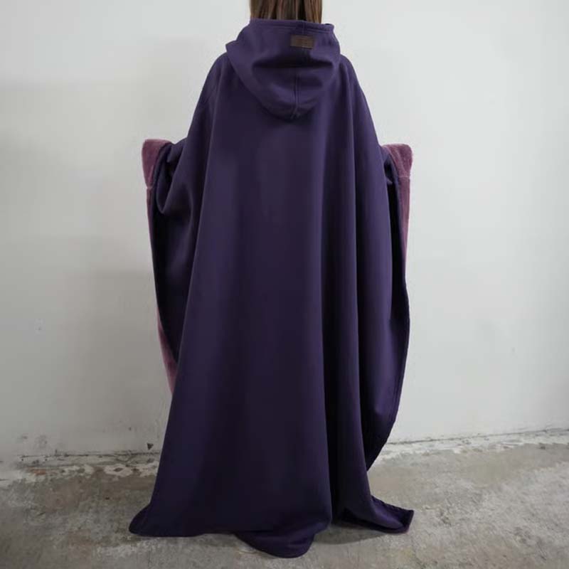 Stilfull unisex hettegenser, myk og behagelig. Utmerket for fritid og gaveidé.