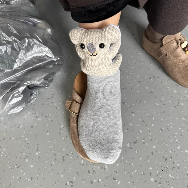 Morsomme dyresokker for kvinner og menn. Komfortable, varme og med sklisikker såle.
