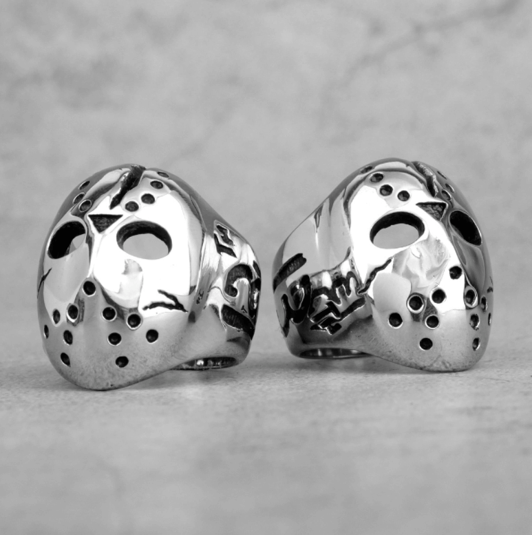 Skinnende Jason Maske ring i rustfritt stål. Slitesterkt unisex smykke og fan gave.