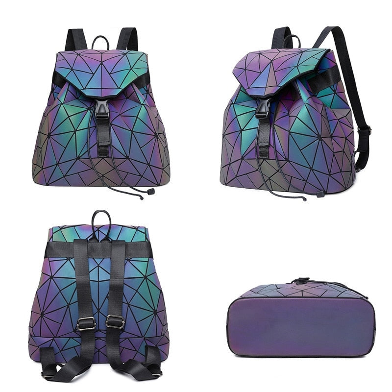 Iøynefallende geometrisk ryggsekk. Lysende effekt fanger blikk, perfekt for en unik og moteriktig stil. Unisex bag.