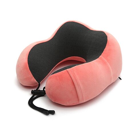 Myk og støttende nakkepute i memory foam, gir dyp komfort og avlastning under alle typer reise.