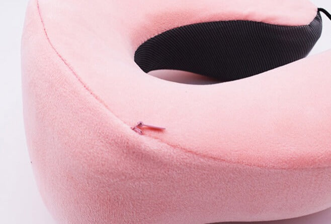 Kompakt memory foam reisepute for menn og kvinner. Essensielt for komfortabel hvile under reise.