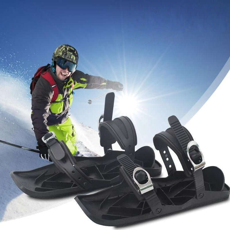 Robuste unisex miniski for vintersport. Utforsk snødekte landskap med dette vinterutstyret.