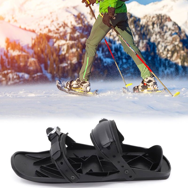 Enkel feste av miniski på vinterstøvlene. Opplev moro & eventyr med vintersport i snøen.